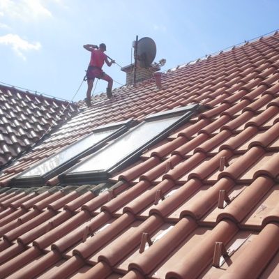Čistenie strechy od lyšajov a machu - Poprad - ProRoof